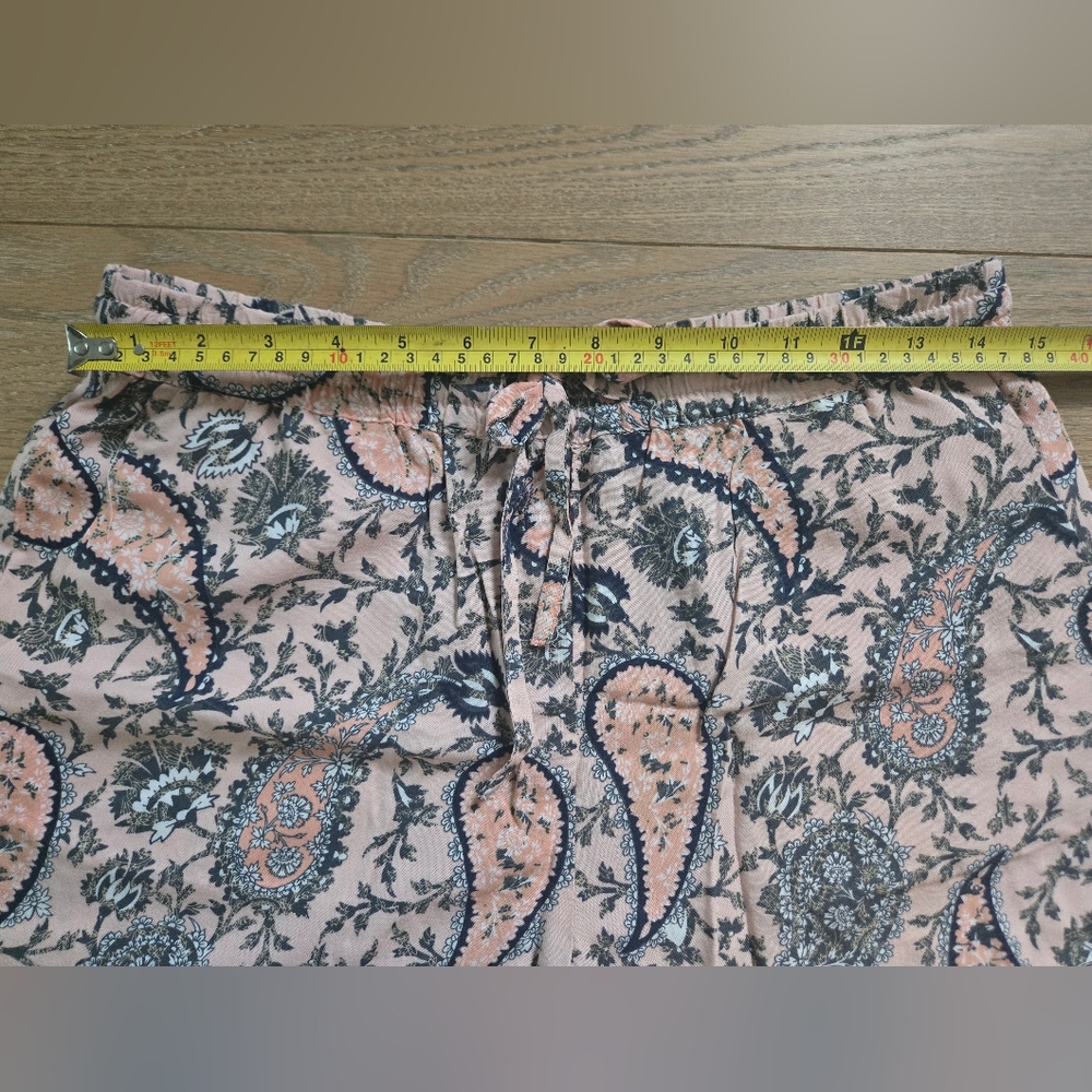 Vero Moda Paisley Shorts - Picture 2 of 7